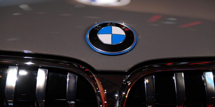 BMW plant Abbau von weltweit 8000 Stellen
