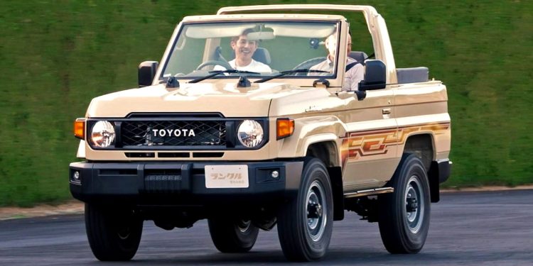 Toyota zeigt kurzen Land Cruiser mit Klappscheibe
