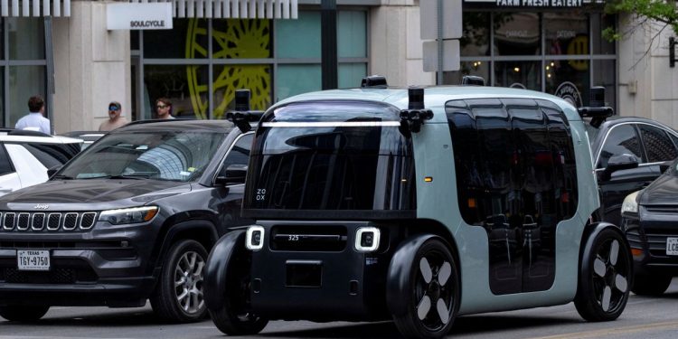 Zoox darf lenkradlose Robotaxis kommerziell einsetzen