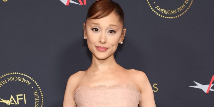 Ariana Grande zieht sich nach Tour aus Öffentlichkeit zurück