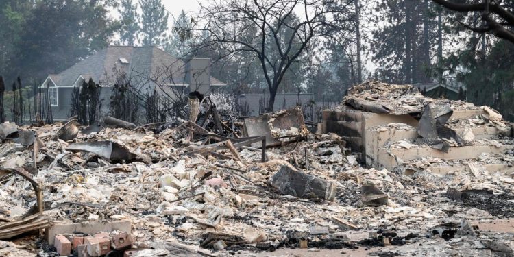 Waldbrände in Spokane zwingen 65.000 Menschen zur Flucht